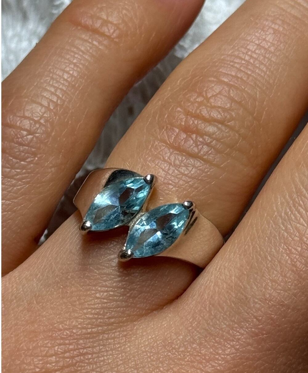 925 Sterling Silver Topaz Ring Size 6